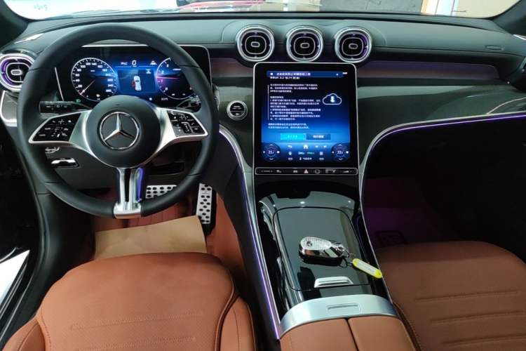 Used Mercedes-Benz GLC 2025 Refresh GLC 260 L 4MATIC Dynamic Edition Audio And AC Panel