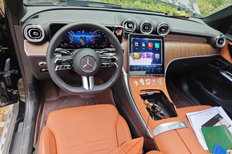 Used Mercedes-Benz GLC 2025 Refreshed GLC 300 L 4MATIC Dynamic Version 5 Seats Center Console