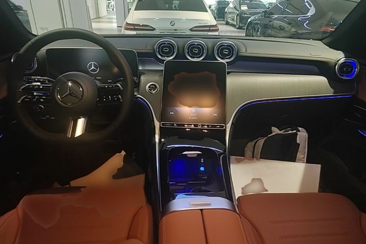 Used Mercedes-Benz GLC 2025 Facelift GLC 260 L 4MATIC Luxury Edition Center Console