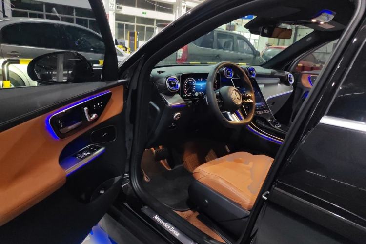 Used Mercedes-Benz GLC 2025 Facelift GLC 260 L 4MATIC Luxury Edition Driver Seat