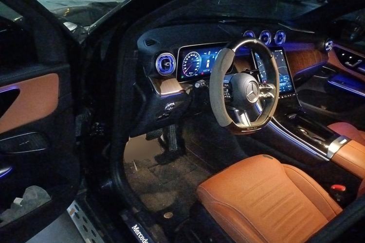 Used Mercedes-Benz GLC 2025 GLC 300 L 4MATIC Dynamic Model 5 Seats Driver Seat