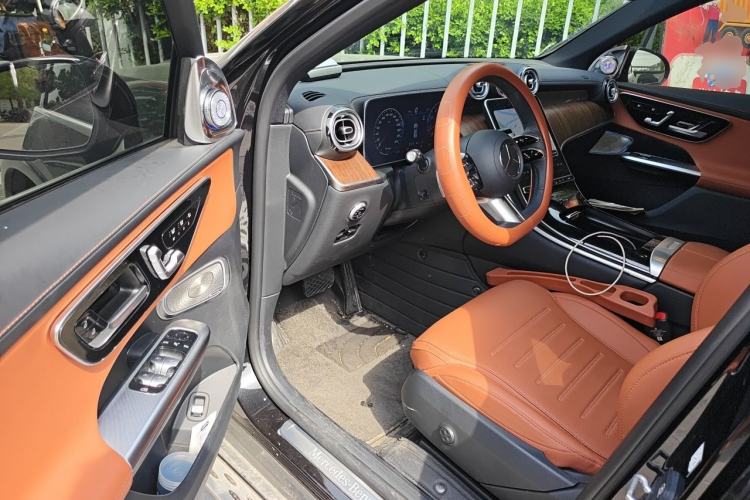 Used Mercedes-Benz GLC 2025 Refreshed GLC 300 L 4MATIC Dynamic Version 5 Seats Driver Seat
