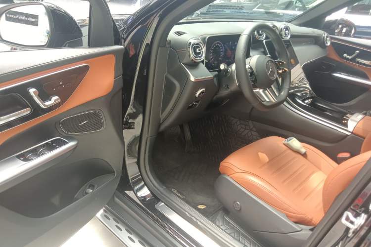 Used Mercedes-Benz GLC 2025 Facelift GLC 260 L 4MATIC Luxury Edition Driver Seat