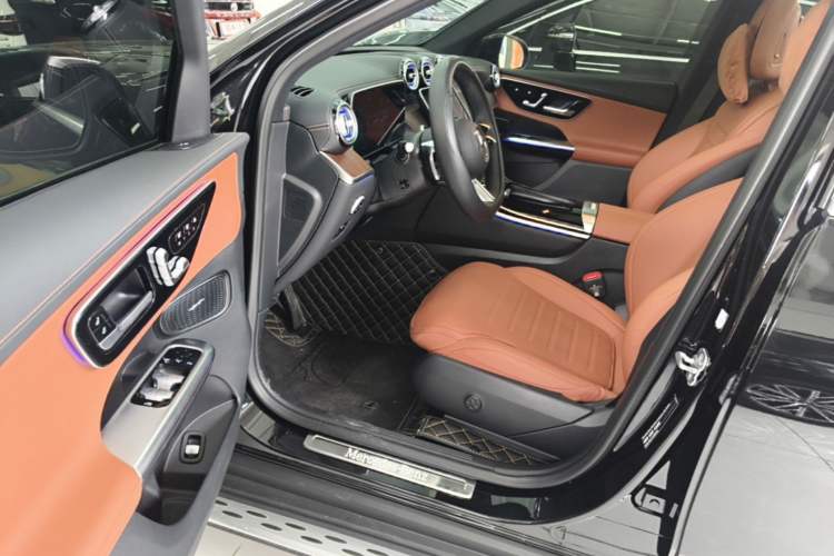 Used Mercedes-Benz GLC 2025 GLC 300 L 4MATIC Dynamic Model 5 Seats Driver Seat