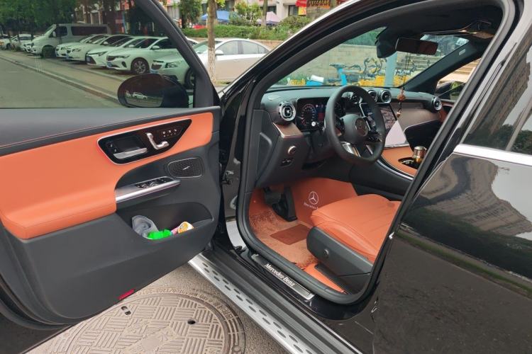 Used Mercedes-Benz GLC 2025 Refreshed GLC 300 L 4MATIC Dynamic Version 5 Seats Driver Seat