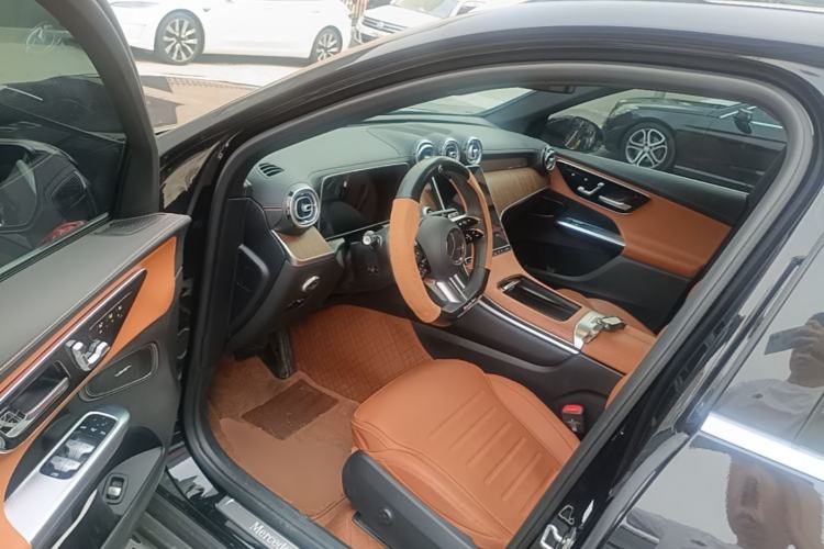 Used Mercedes-Benz GLC 2025 GLC 300 L 4MATIC Dynamic Model 5 Seats Driver Seat