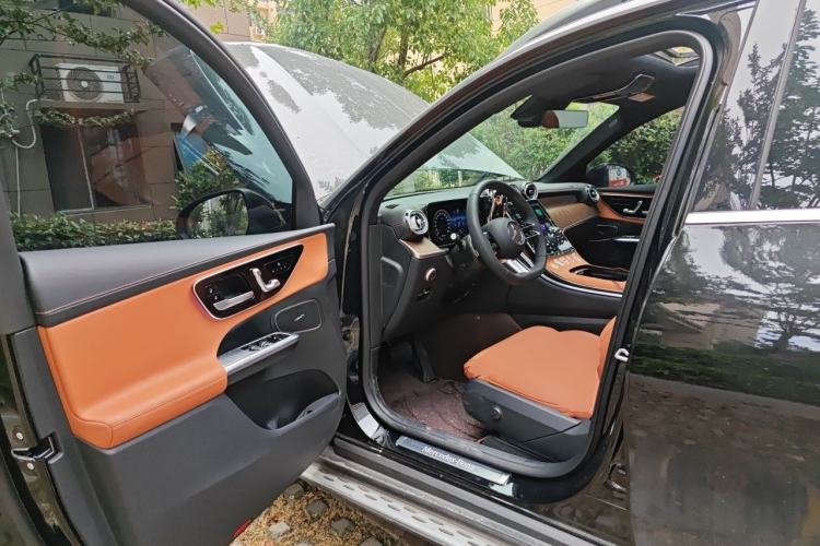 Used Mercedes-Benz GLC 2025 Refreshed GLC 300 L 4MATIC Dynamic Version 5 Seats Driver Seat