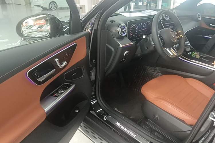Used Mercedes-Benz GLC 2025 Facelift GLC 260 L 4MATIC Luxury Edition Driver Seat