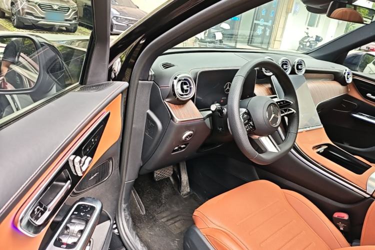 Used Mercedes-Benz GLC 2025 Refreshed GLC 300 L 4MATIC Dynamic Version 5 Seats Driver Seat