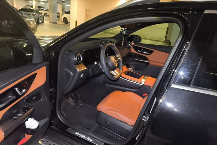Used Mercedes-Benz GLC 2025 Refreshed GLC 300 L 4MATIC Dynamic Version 5 Seats Driver Seat
