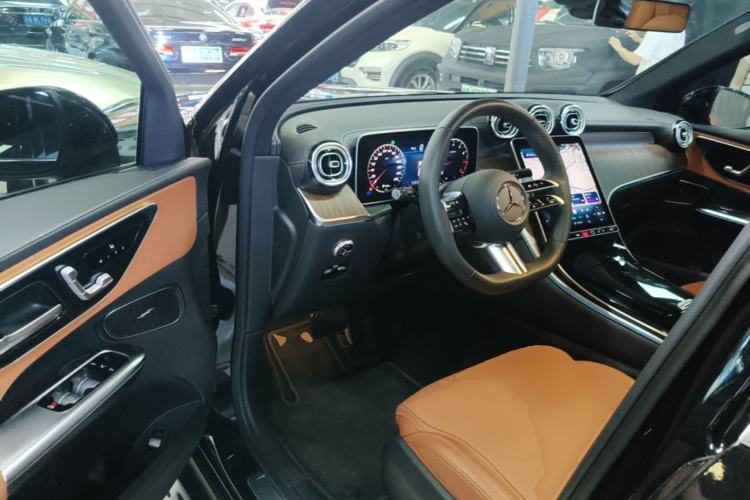 Used Mercedes-Benz GLC 2025 Refreshed GLC 300 L 4MATIC Dynamic Version 5 Seats Driver Seat