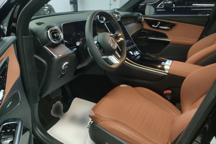 Used Mercedes-Benz GLC 2025 Refreshed GLC 300 L 4MATIC Dynamic Version 5 Seats Driver Seat