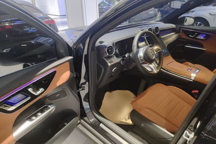 Used Mercedes-Benz GLC 2025 Refresh GLC 260 L 4MATIC Dynamic Edition Driver Seat