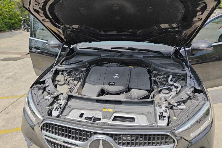 Used Mercedes-Benz GLC 2025 Refresh GLC 260 L 4MATIC Dynamic Edition Engine Bay