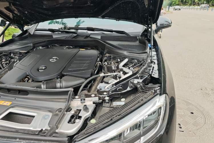 Used Mercedes-Benz GLC 2025 Refreshed GLC 300 L 4MATIC Dynamic Version 5 Seats Engine Bay Left