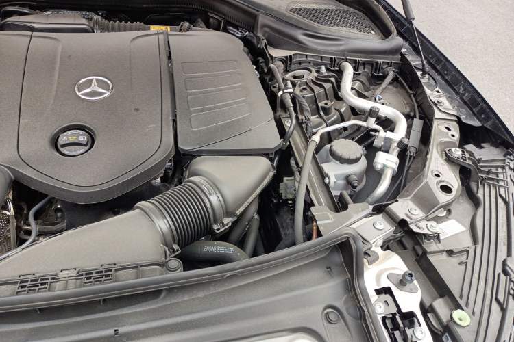 Used Mercedes-Benz GLC 2025 Refreshed GLC 300 L 4MATIC Dynamic Version 5 Seats Engine Bay Left