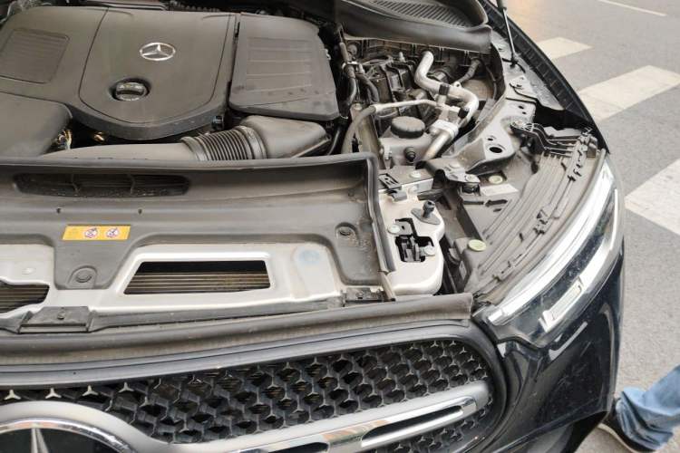Used Mercedes-Benz GLC 2025 GLC 300 L 4MATIC Dynamic Model 5 Seats Engine Bay Left