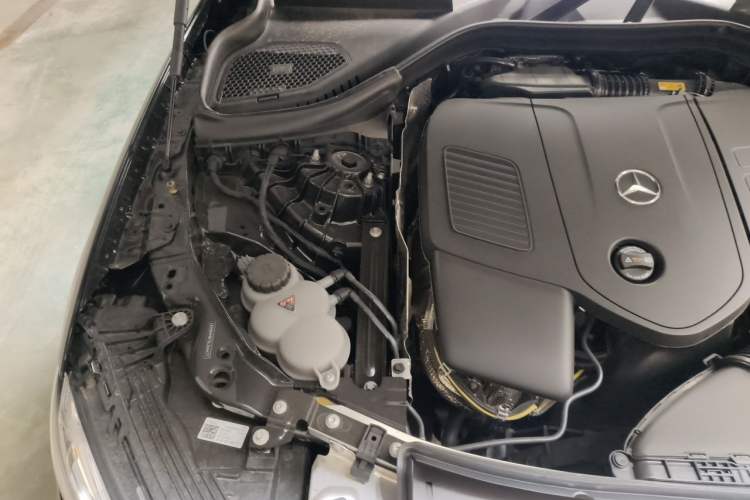 Used Mercedes-Benz GLC 2025 Refreshed GLC 300 L 4MATIC Dynamic Version 5 Seats Engine Bay Right