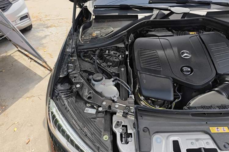 Used Mercedes-Benz GLC 2025 Refreshed GLC 300 L 4MATIC Dynamic Version 5 Seats Engine Bay Right