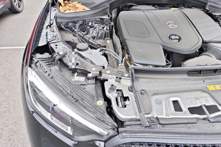 Used Mercedes-Benz GLC 2025 Refreshed GLC 300 L 4MATIC Dynamic Version 5 Seats Engine Bay Right