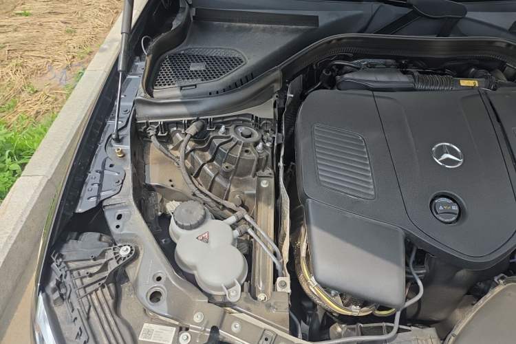 Used Mercedes-Benz GLC 2025 Refreshed GLC 300 L 4MATIC Dynamic Version 5 Seats Engine Bay Right