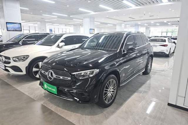 Ojetý Mercedes-Benz GLC 2025 Refreshed GLC 300 L 4MATIC Dynamic Version 5 Seats