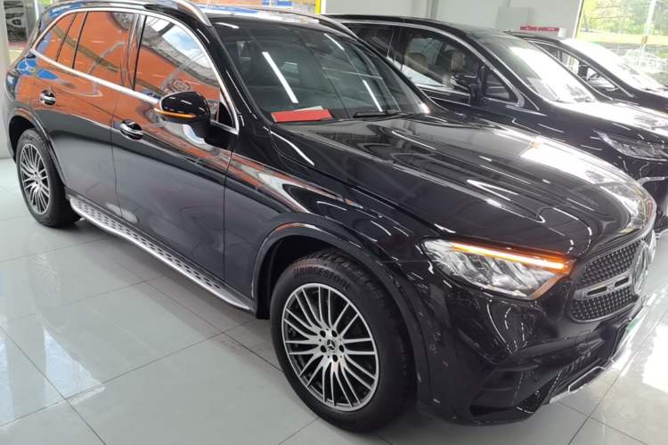 Used Mercedes-Benz GLC 2025 GLC 300 L 4MATIC Dynamic Model 5 Seats Exterior 1