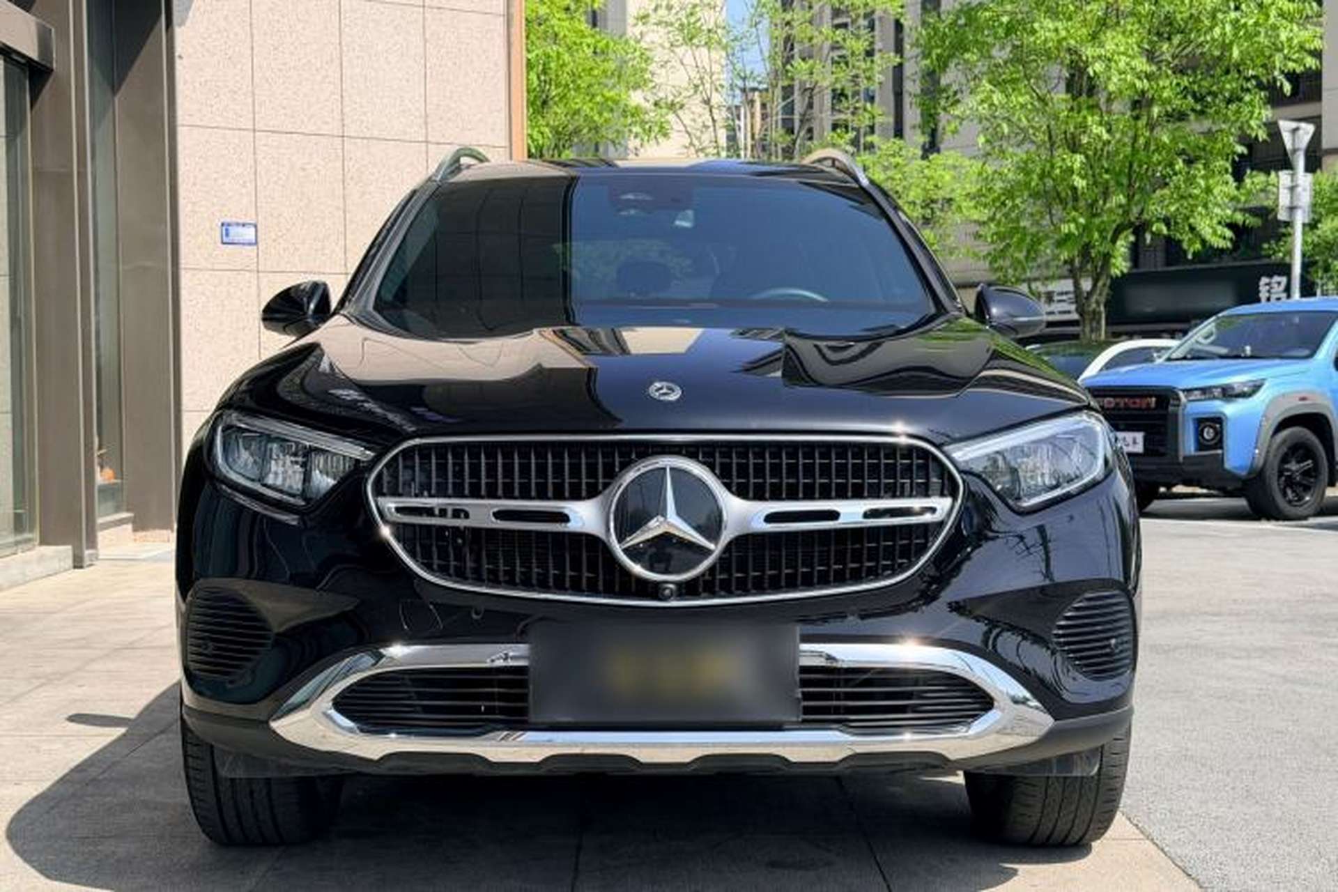 Used Mercedes-Benz GLC 2025 GLC 260 L 4MATIC Dynamic Edition Exterior 1