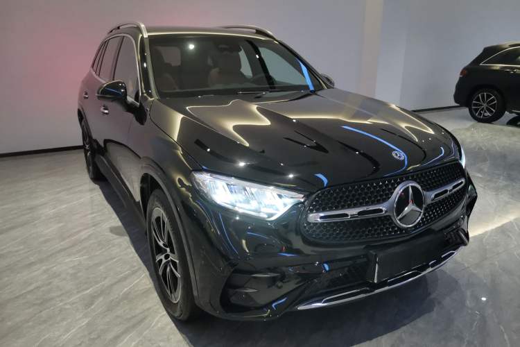 Used Mercedes-Benz GLC 2025 GLC 260 L 4MATIC Luxury Model Exterior 1