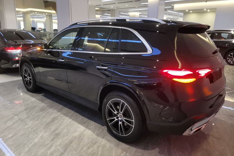 Used Mercedes-Benz GLC 2025 GLC 260 L 4MATIC Luxury Model Exterior 2