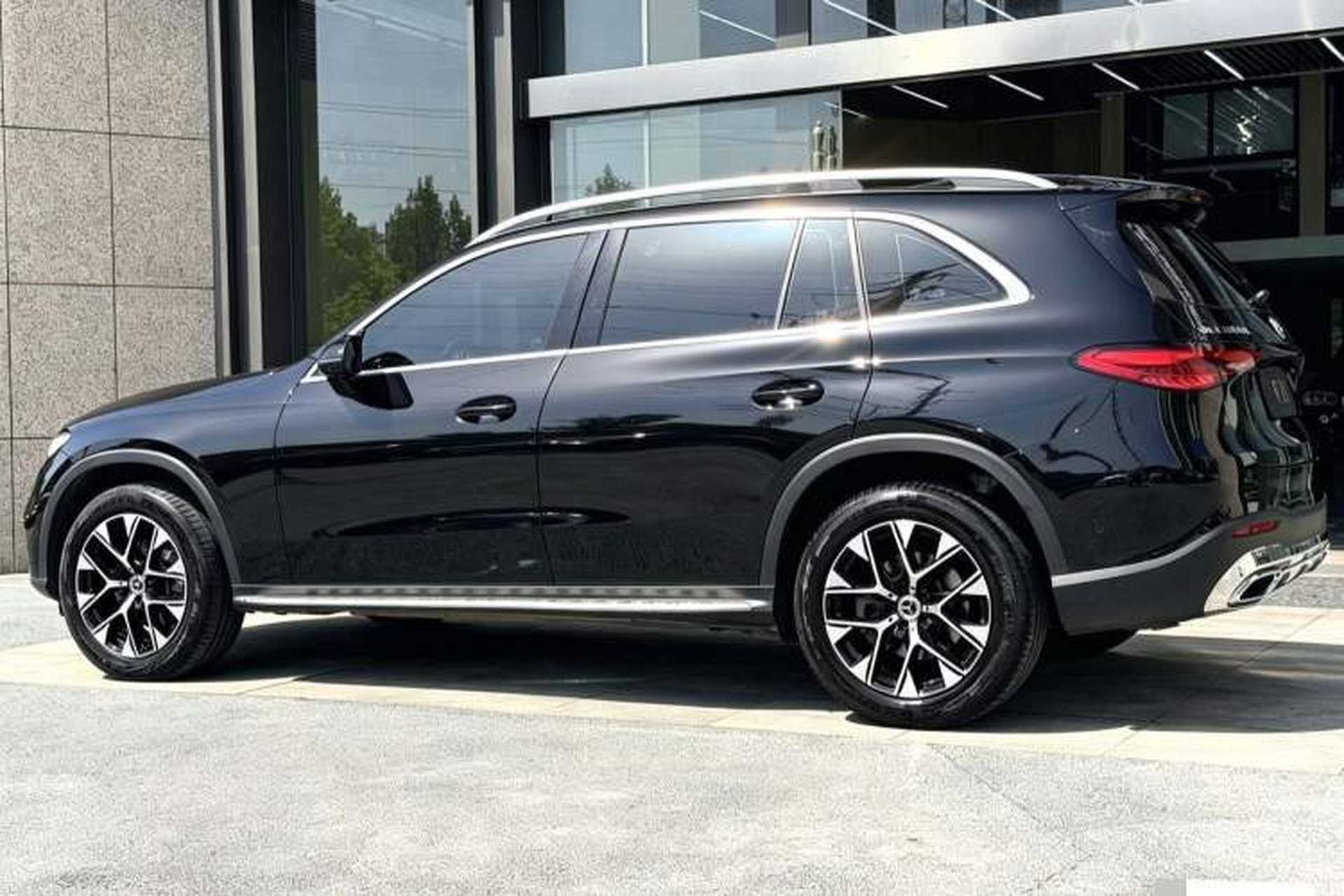 Used Mercedes-Benz GLC 2025 GLC 260 L 4MATIC Dynamic Edition Exterior 3