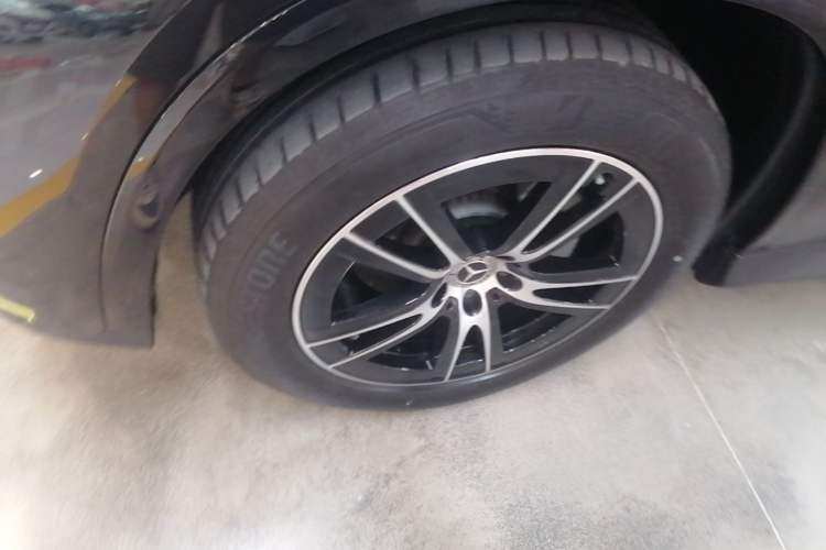 Used Mercedes-Benz GLC 2025 GLC 260 L 4MATIC Luxury Model Exterior 4