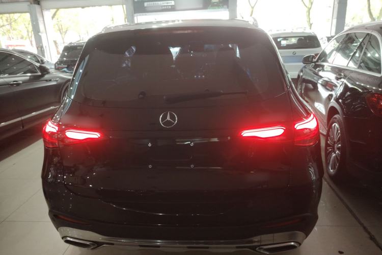 Used Mercedes-Benz GLC 2025 GLC 300 L 4MATIC Dynamic Model 5 Seats Exterior 4