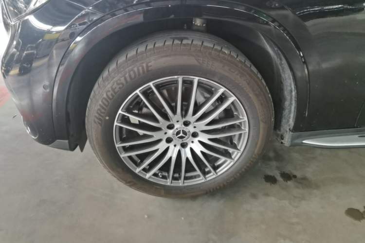 Used Mercedes-Benz GLC 2025 Refreshed GLC 300 L 4MATIC Dynamic Version 5 Seats Exterior 4