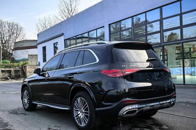 Used Mercedes-Benz GLC 2025 Refreshed GLC 300 L 4MATIC Dynamic Version 5 Seats Exterior 4