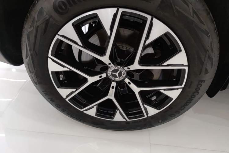 Used Mercedes-Benz GLC 2025 Refresh GLC 260 L 4MATIC Dynamic Edition Exterior 5