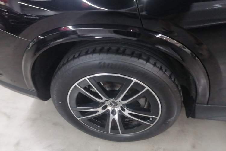 Used Mercedes-Benz GLC 2025 GLC 260 L 4MATIC Luxury Model Exterior 5