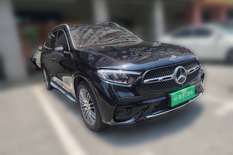 Used Mercedes-Benz GLC 2025 GLC 300 L 4MATIC Dynamic Model 5 Seats Front Right 45 Deg