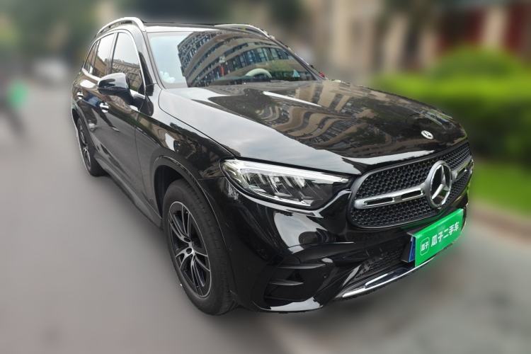 Used Mercedes-Benz GLC 2025 GLC 260 L 4MATIC Luxury Model Front Right 45 Deg