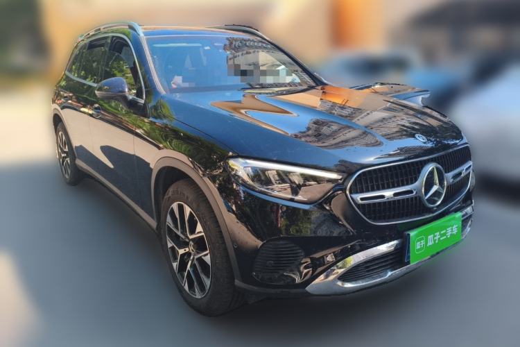 Used Mercedes-Benz GLC 2025 GLC 260 L 4MATIC Dynamic Edition Front Right 45 Deg