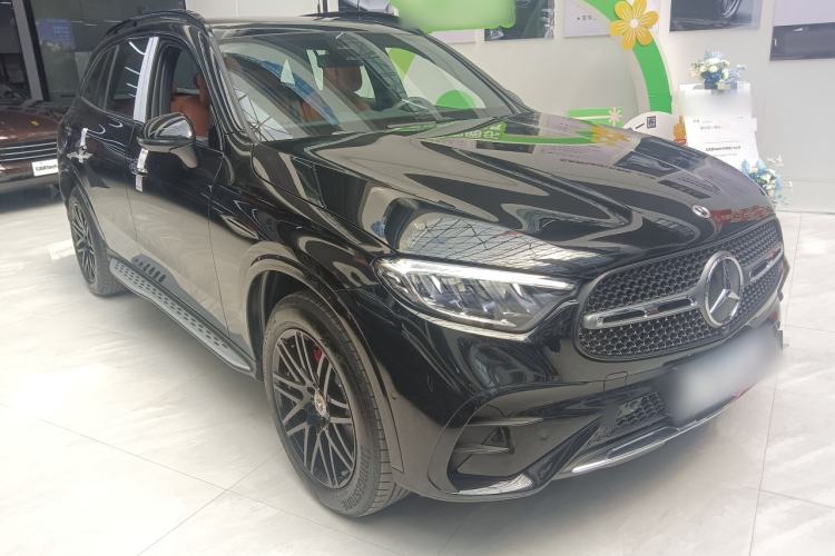 Used Mercedes-Benz GLC 2025 Facelift GLC 260 L 4MATIC Luxury Edition Front Right 45 Deg