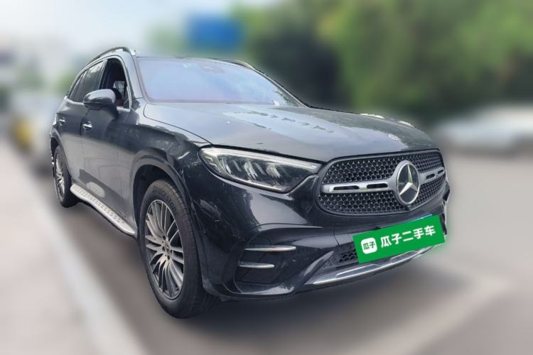 Used Mercedes-Benz GLC 2025 GLC 300 L 4MATIC Dynamic Model 5 Seats Front Right 45 Deg