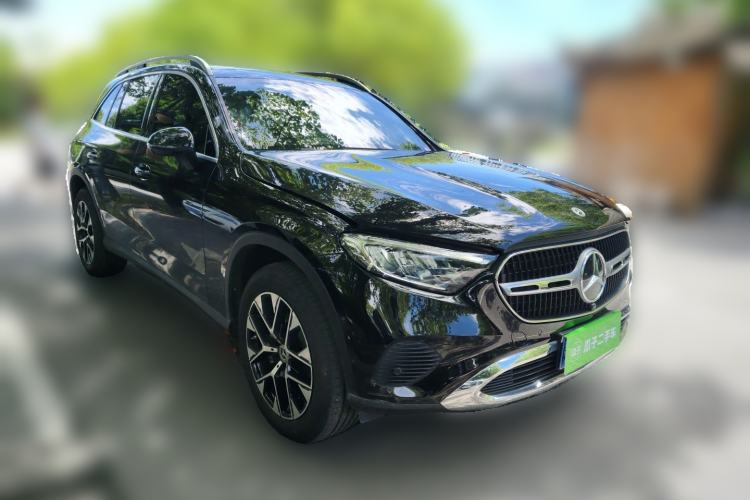 Used Mercedes-Benz GLC 2025 Refresh GLC 260 L 4MATIC Dynamic Edition Front Right 45 Deg