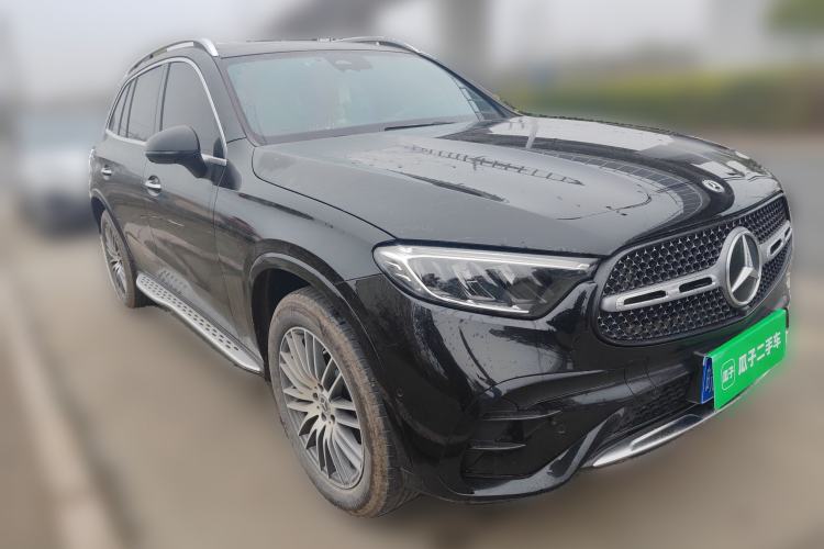 Used Mercedes-Benz GLC 2025 GLC 300 L 4MATIC Dynamic Model 5 Seats Front Right 45 Deg