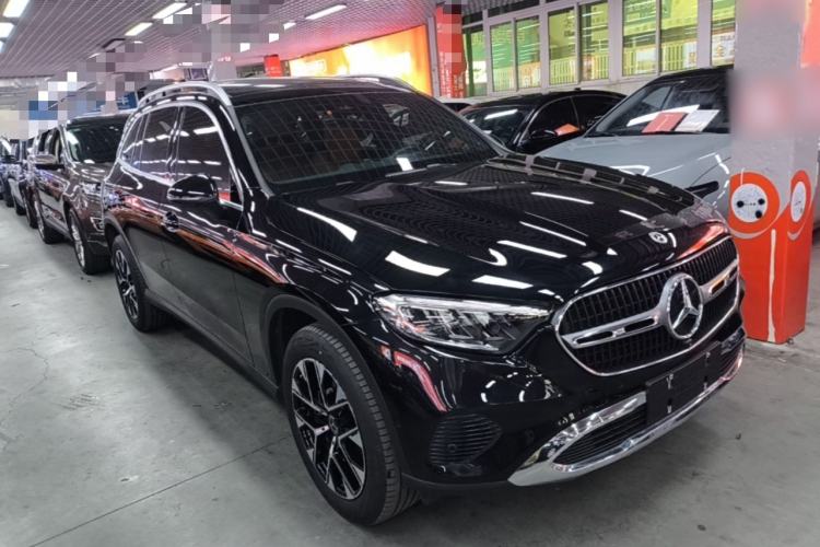Used Mercedes-Benz GLC 2025 GLC 260 L 4MATIC Dynamic Edition Front Right 45 Deg