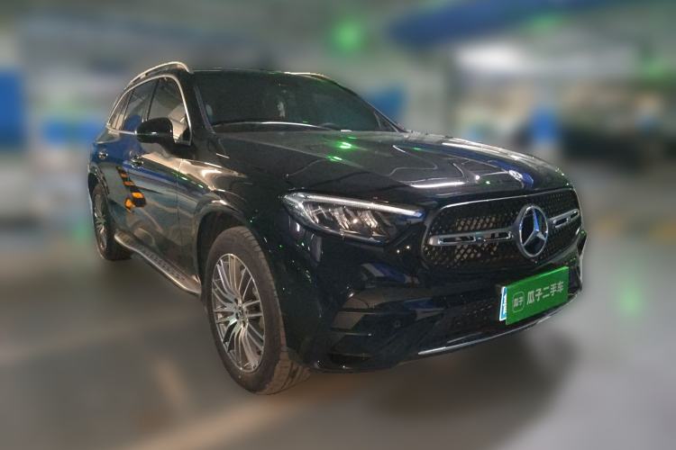 Used Mercedes-Benz GLC 2025 GLC 300 L 4MATIC Dynamic Model 5 Seats Front Right 45 Deg