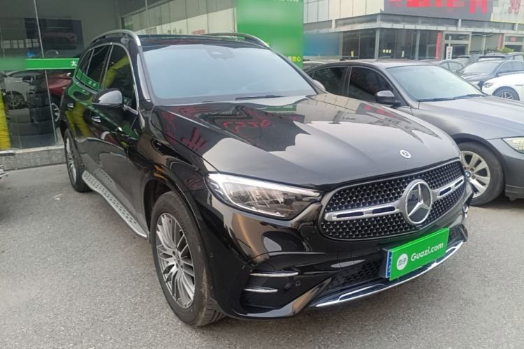 Used Mercedes-Benz GLC 2025 GLC 300 L 4MATIC Dynamic Model 5 Seats Front Right 45 Deg