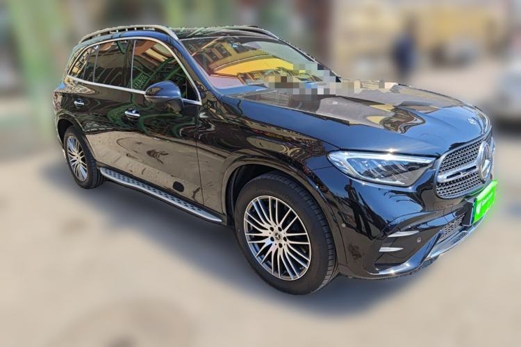 Used Mercedes-Benz GLC 2025 GLC 300 L 4MATIC Dynamic Model 5 Seats Front Right 45 Deg