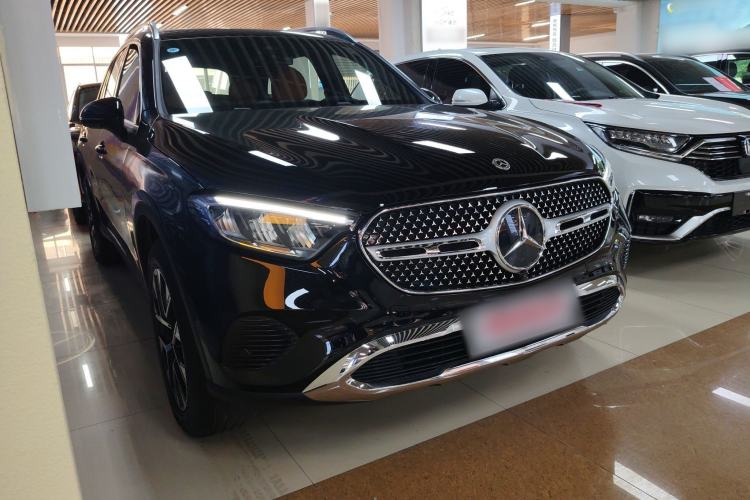 Used Mercedes-Benz GLC 2025 Refresh GLC 260 L 4MATIC Dynamic Edition Front Right 45 Deg