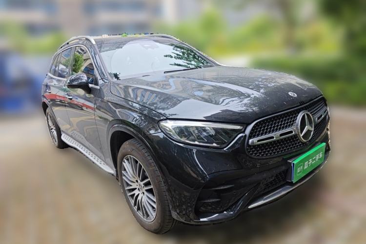 Used Mercedes-Benz GLC 2025 Refreshed GLC 300 L 4MATIC Dynamic Version 5 Seats Front Right 45 Deg